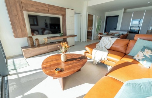 Swieqi Apartment | Oasis on the 27th, Mercury Tower