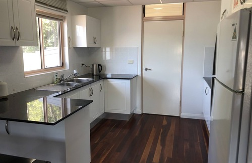 Brooklyn Apartment | Serene Oasis on the Hawkesbury with Scenic Water Views