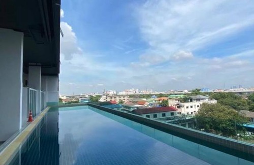 Bang Sue Apartment | Relax at Oasis Regent with Inviting Pool Amenities