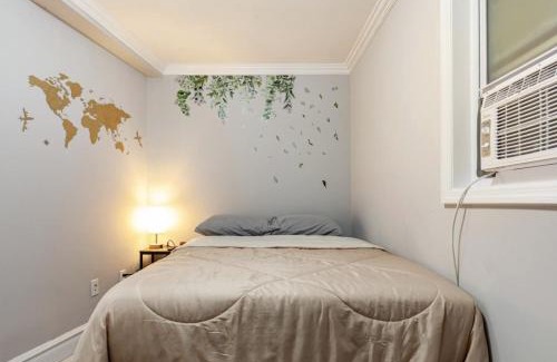Central Park South Apartment | Cozy Studio Steps from Times Square for Family Fun