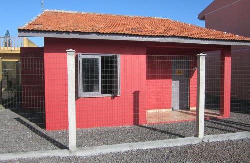 Tramandai House | Discover Oasis Sul Tramandaí Casa Vermelha: Pet-Friendly Retreat