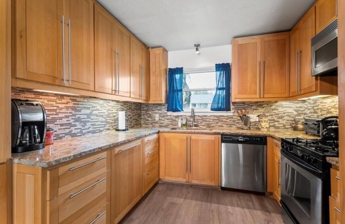 Anderson Mill House | Oasis w Huge Pool & BBQ Patio