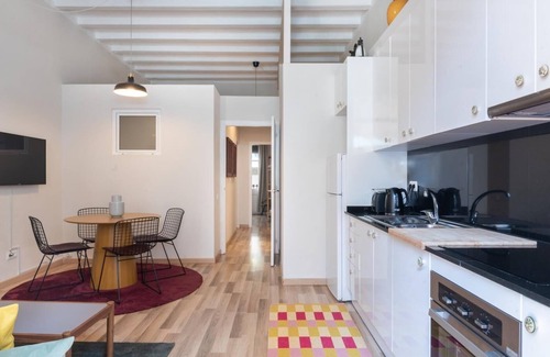la Vila de Gracia Apartment | Idyllic Oasis with Sunny Terrace in Gracia - Guest Rated 9.8