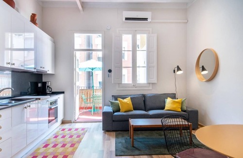 la Vila de Gracia Apartment | Idyllic Oasis with Sunny Terrace in Gracia - Guest Rated 9.8