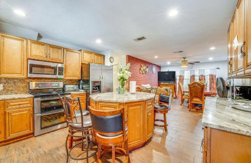 South Apopka House | Relaxing South Apopka Home with Pool Near Orlando Attractions
