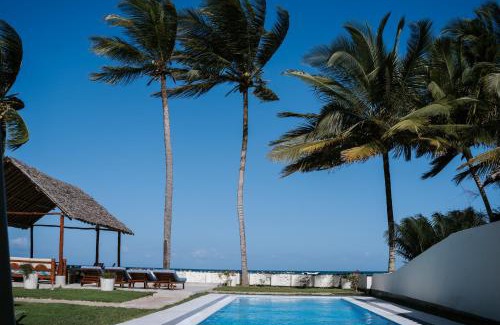 Msambweni House | Oasys House - Oceanfront Home with Pool & 9.8 Guest Rating