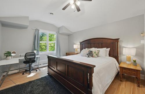 Dartmouth House | OatHillLakeSide suit