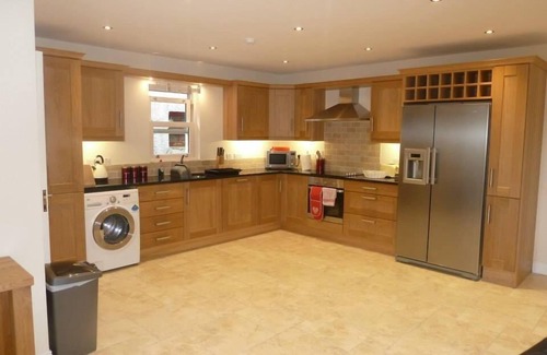 Hillsborough Cottage | Discover Oatlands Self Catering Lets: Family-Friendly Retreat