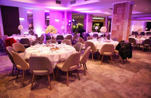Stip Hotel | Discover Oaza Hotel: Family-Friendly with Pool & Dining