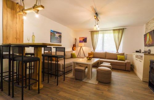 Sumece Ski Chalet | Oaza Mira - Sakina Pecina: Pet-Friendly Retreat with Hot Tub