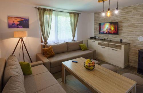 Sumece Ski Chalet | Oaza Mira - Sakina Pecina: Pet-Friendly Retreat with Hot Tub