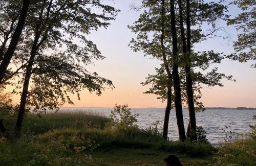 Miłki House | Oaza Niegocin: Pet-Friendly Retreat by the Lake