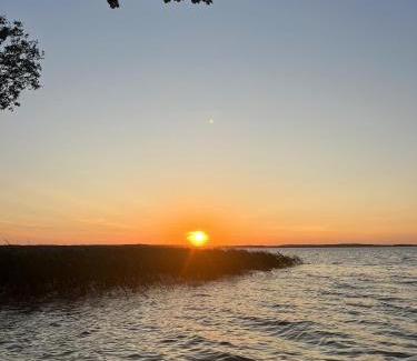 Miłki House | Oaza Niegocin: Pet-Friendly Retreat by the Lake