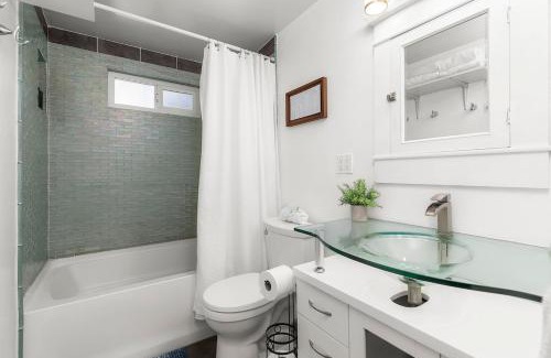 Ocean Beach House | OB Cottage Retreat Best Location, Patio & Beach!