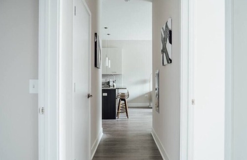 Forestview Apartment | OB4 Luxury Living in Oakbrook: Furnished 2BR Apartment