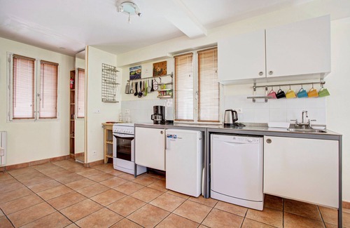Port-Vendres Apartment | Inviting Obelisque 1B: Oceanfront Duplex with Spa & Kitchen