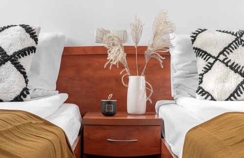 Nowy Targ House | Discover Oberża pod Różą: Family-Friendly with Dining