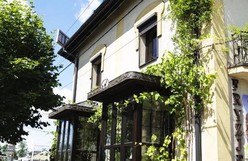 Siewierz Hotel | Pet-Friendly Oberża Złota Gęś with Breakfast & Hot Tub