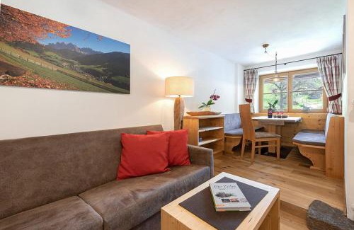 Funes Apartment | Highly Rated Oberglarzhof App Zirbel - Family-Friendly Stay