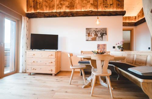 Chiusa Apartment | Obergruberhof: Oceanfront Bliss with Breakfast Included