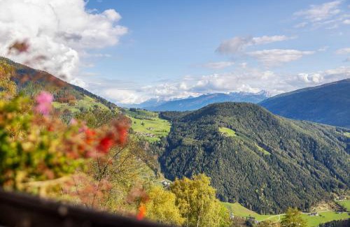 Vallarga Apartment | Family-Friendly Retreat at Oberhof Apt Panorama
