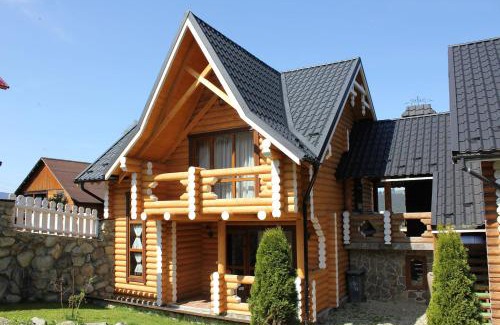 Vorokhta Cabin | Oberig Apartments: Family-Friendly Retreat with Hot Tub
