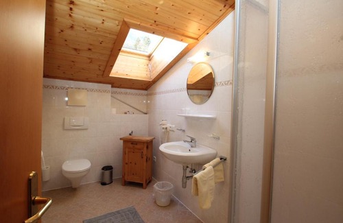 Fuegenberg House | Discover Obermooshof: Family-Friendly Retreat with Breakfast