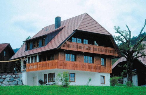 Gutach Apartment | Oberrainbauernhof: Family-Friendly Retreat with Top Ratings
