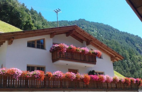 Naturno Apartment | Family-Friendly Oberversant Hof with Kitchen Amenities