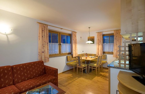 Naturno Apartment | Family-Friendly Oberversant Hof with Kitchen Amenities
