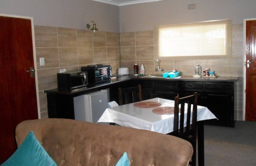 Graaff-Reinet Bed & Breakfast | Top-Rated Obesa Lodge with Pool and Family-Friendly Amenities