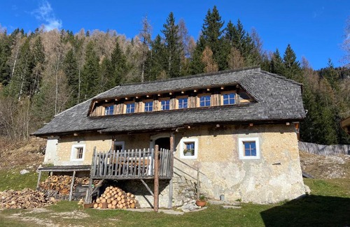 Eisenkappel-Vellach Ski Chalet | Top-Rated Obiralmhütte Fladung: Family & Pet-Friendly Retreat