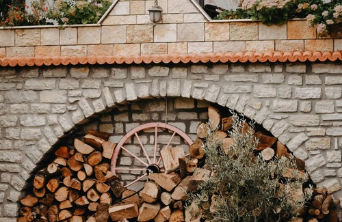 Kotroni Apartment | Obrava Suite: Mountain View with Cozy Fireplace & Breakfast