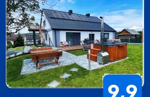 Zwierzyniec Apartment | Obrocz67: Guest Rated 10/10 with Oceanfront Amenities