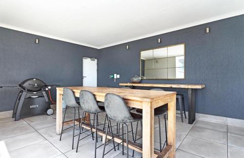 Observatory Apartment | Modern Deluxe Stays at The Paragon in Central Cape Town