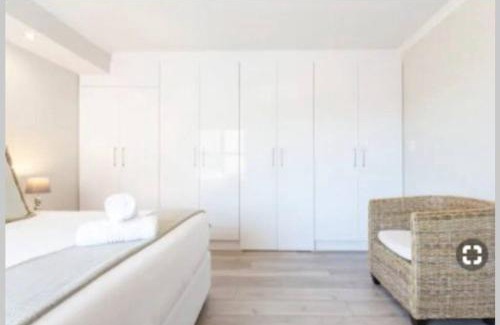 Observatory Apartment | Modern Deluxe Stays at The Paragon in Central Cape Town