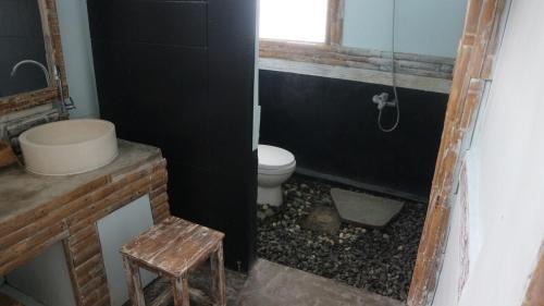 Canggu House | Obsidian Gym Retreat Rustic 2BR Villa with Pool