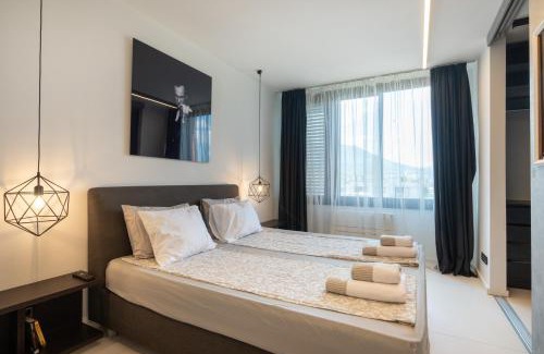 rayon Triaditsa Apartment | Obsidian Peak