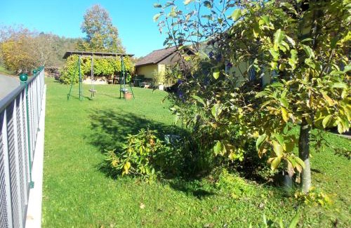 Kitzeck im Sausal House | Comfortable Obstbau und Gästezimmer Stani: Pet-Friendly Stay