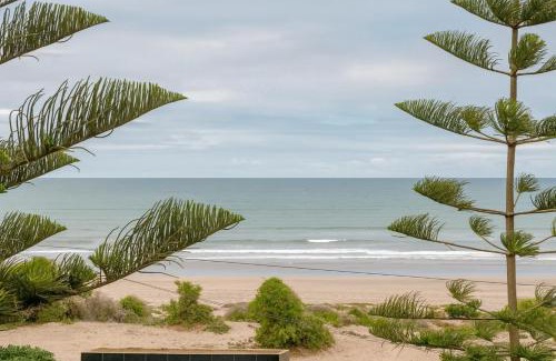 Casablanca Apartment | Beautiful Étage Villa with Ocean View and Private Beach