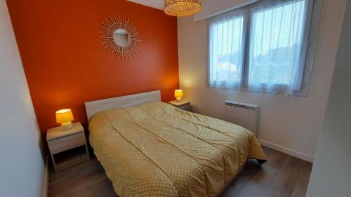 La Chaume Apartment | Oceanview Retreat: Océane Flore Appart with Pet-Friendly Perks