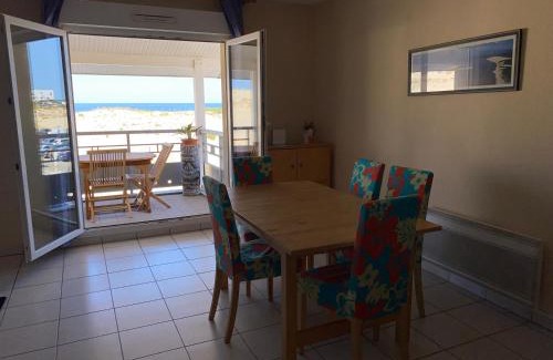 Biscarrosse Plage Apartment | Oceanfront Bliss at Océanis with Pool and Ocean Views