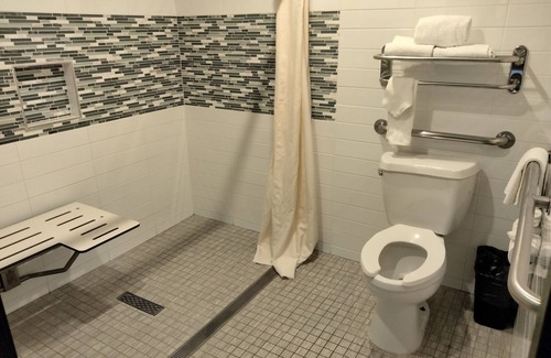 East Side Costa Mesa Hotel | Top-Rated OC Hotel Costa Mesa with Pool & Spa Amenities