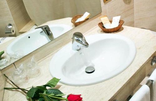 Vigo Hotel | Pet-Friendly Retreat at Oca Ipanema Hotel, Rated 8.1/10