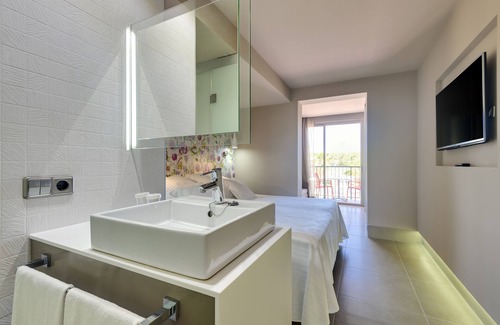 San Antonio Bay Resort | Relax at Occidental Ibiza: 4-Star Hotel with Pool & Spa