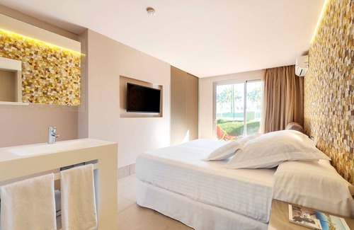 San Antonio Bay Resort | Relax at Occidental Ibiza: 4-Star Hotel with Pool & Spa