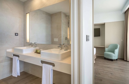Fuengirola Hotel | Elegant Occidental Fuengirola: 4-Star Spa & Pool Retreat