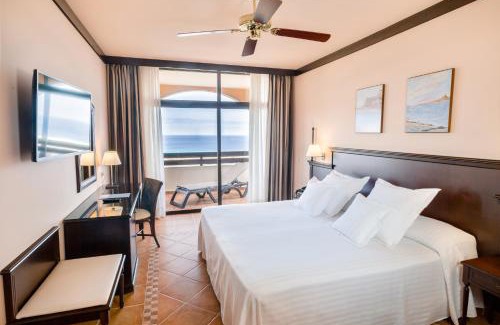Morro Jable Hotel | Oceanfront Escape at Occidental Jandía Playa - 4-Star Comfort