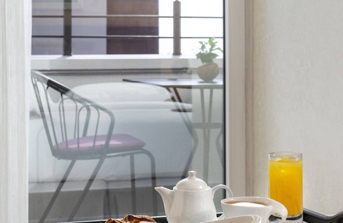 Talimhane Hotel | Discover Occidental Taksim: Poolside Relaxation Awaits