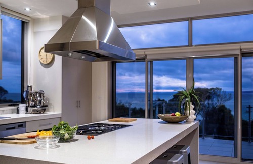 Coles Bay House | Oceaan 101 - Freycinet Holiday Houses with Oceanfront Views